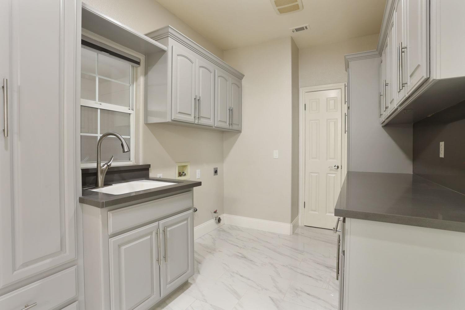 Manteca, California, 95336, United States, 4 Bedrooms Bedrooms, ,3 BathroomsBathrooms,Residential,Active,1946532