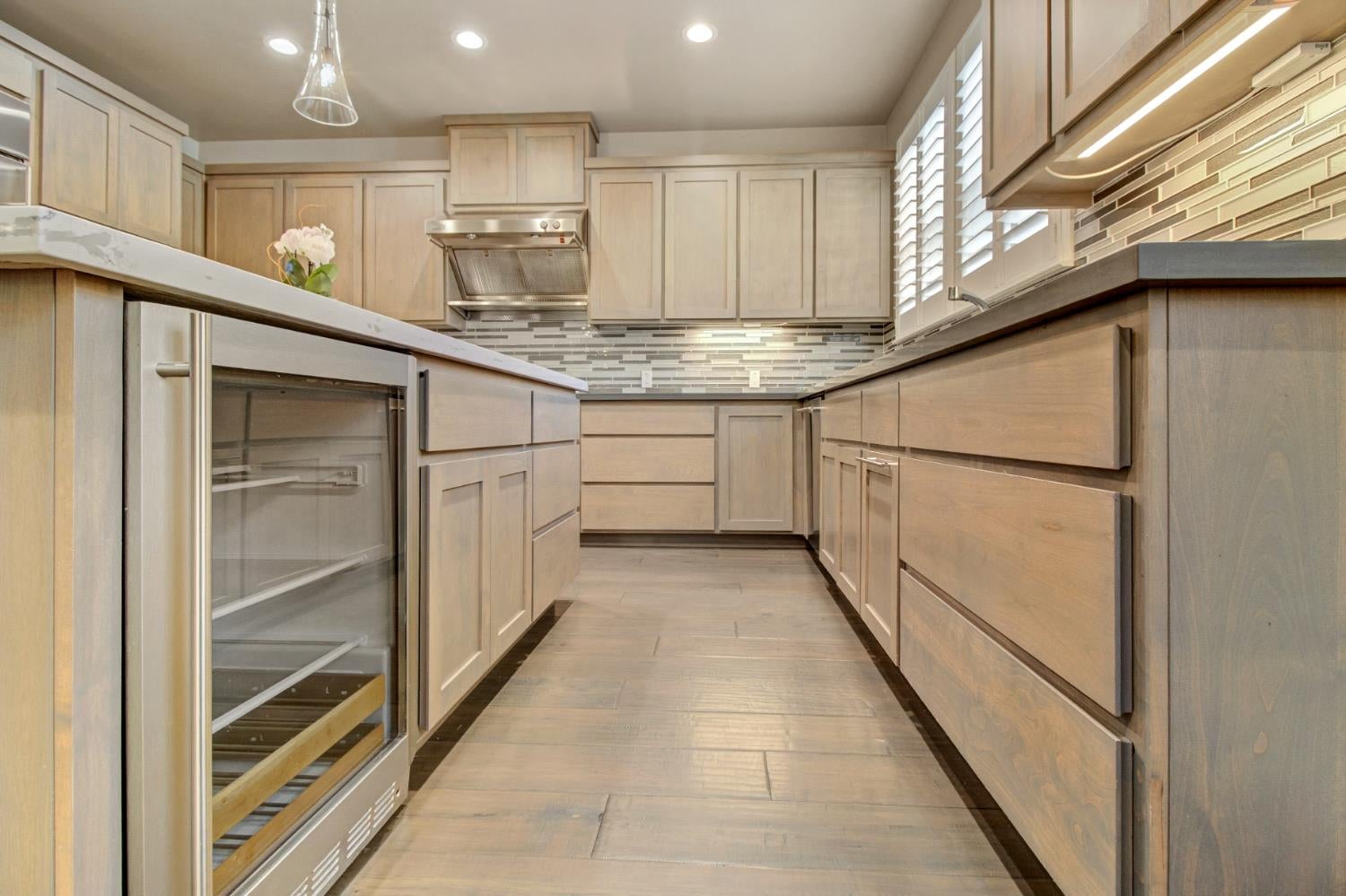 Sacramento, California, 95825, United States, 4 Bedrooms Bedrooms, ,4 BathroomsBathrooms,Residential,Active,1996302