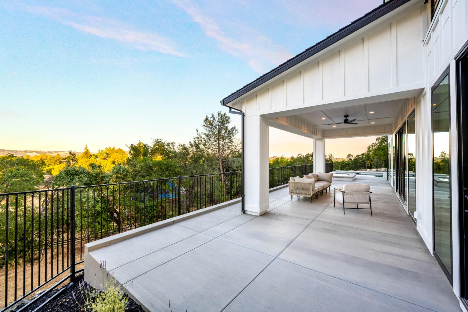 Loomis, California, 95650, United States, 5 Bedrooms Bedrooms, ,4 BathroomsBathrooms,Residential,Active,1959535