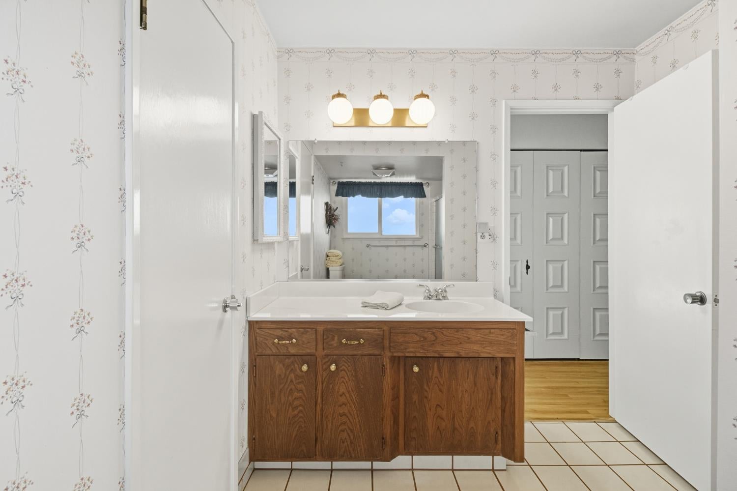 Sacramento, California, 95864, United States, 4 Bedrooms Bedrooms, ,3 BathroomsBathrooms,Residential,Active,1959963