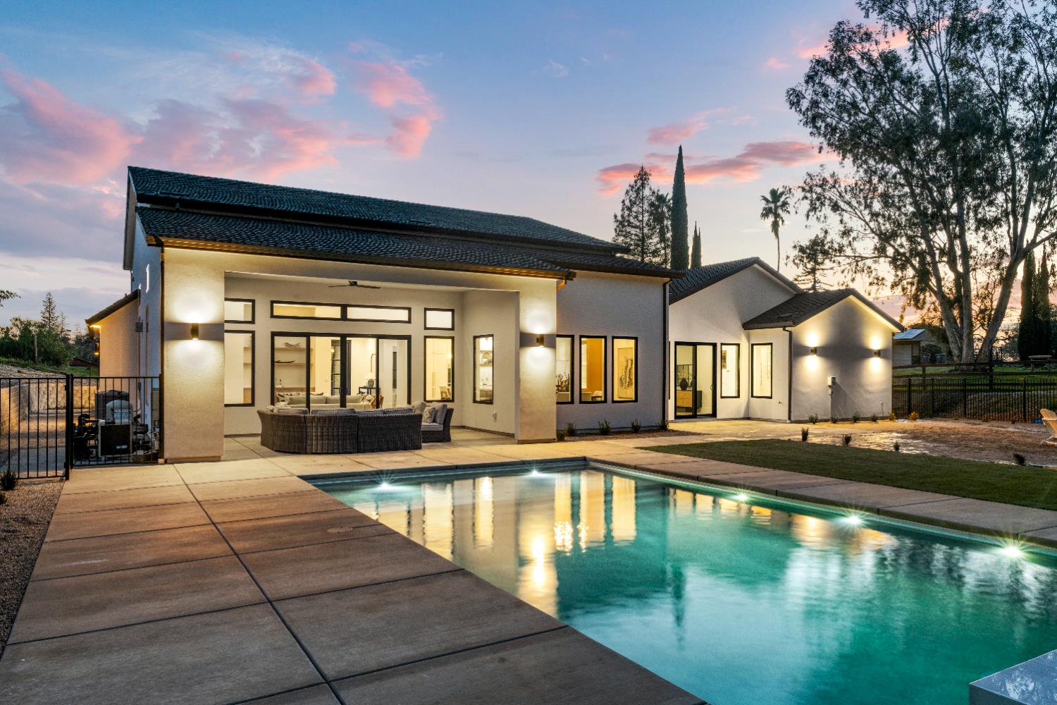 Newcastle, California, 95658, United States, 5 Bedrooms Bedrooms, ,4 BathroomsBathrooms,Residential,Active,2013165