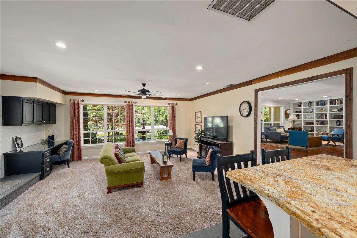Shingle Springs, California, 95682, United States, 3 Bedrooms Bedrooms, ,3 BathroomsBathrooms,Residential,Active,1823945