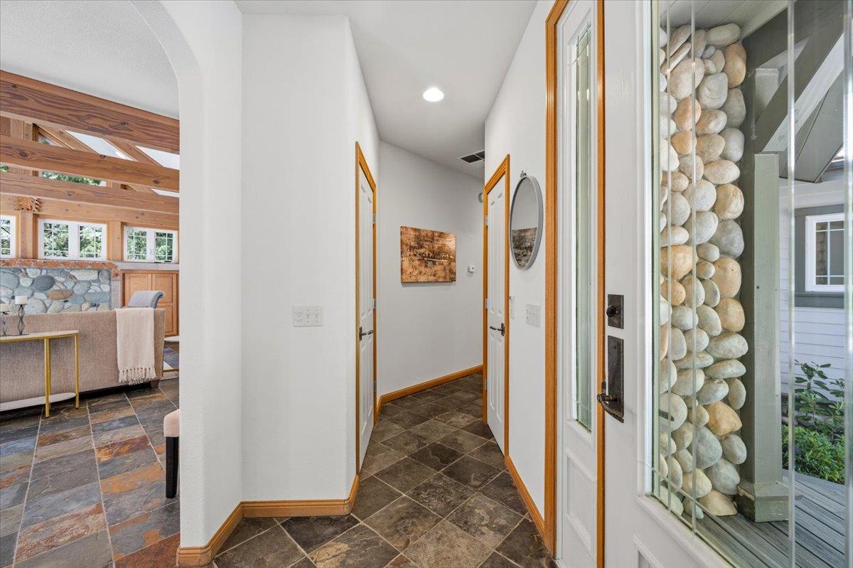Nevada City, California, 95959, United States, 3 Bedrooms Bedrooms, ,3 BathroomsBathrooms,Residential,Active,2043425
