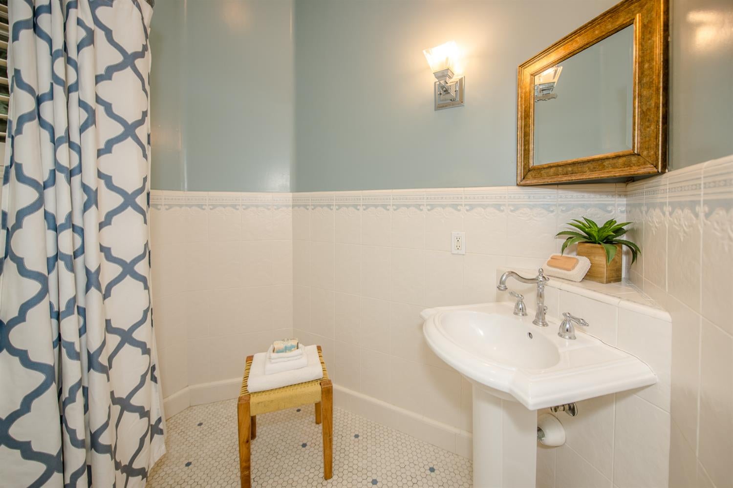 Woodland, California, 95695, United States, 5 Bedrooms Bedrooms, ,4 BathroomsBathrooms,Residential,Active,1843839