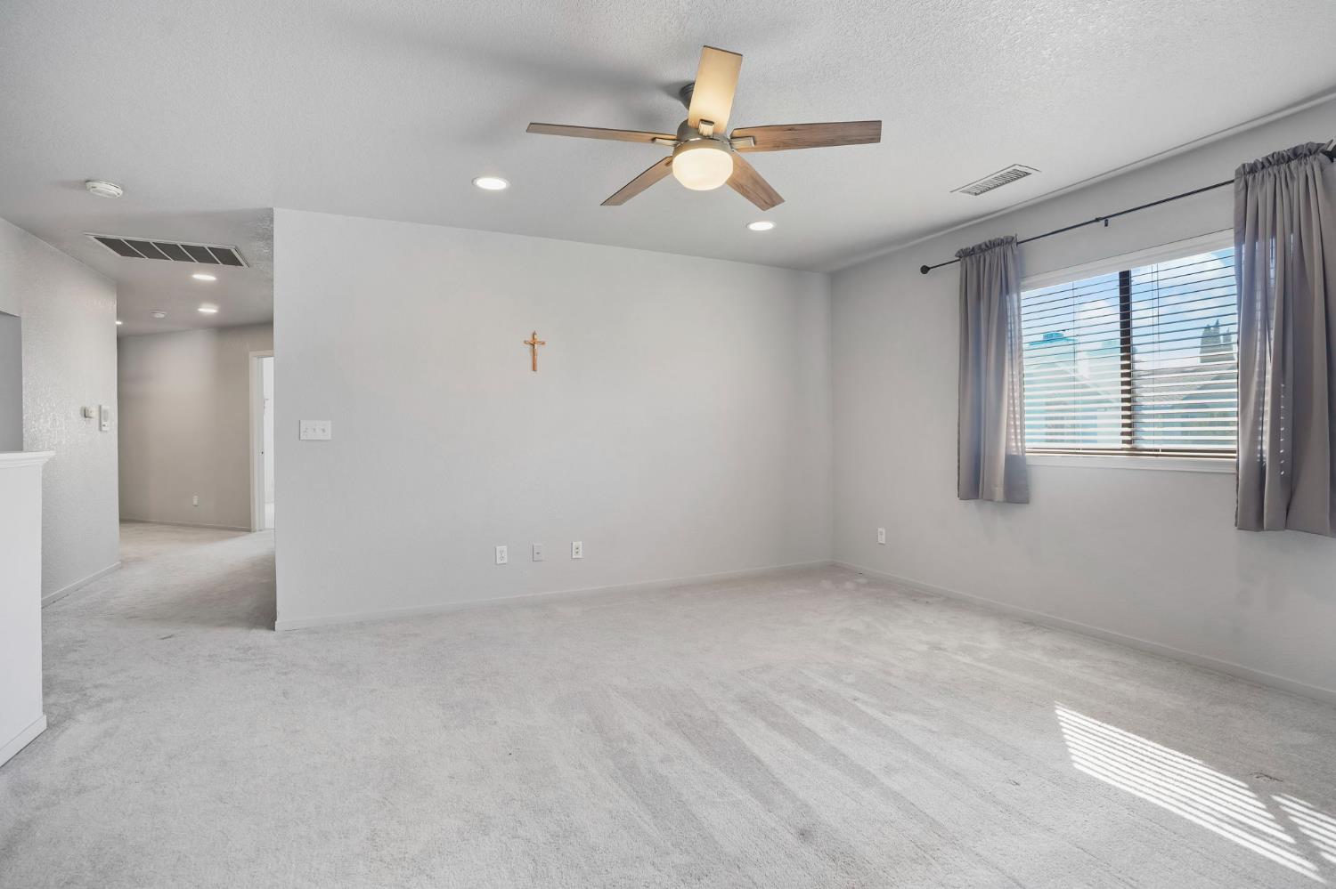 Modesto, California, 95356, United States, 4 Bedrooms Bedrooms, ,4 BathroomsBathrooms,Residential,Active,2045551
