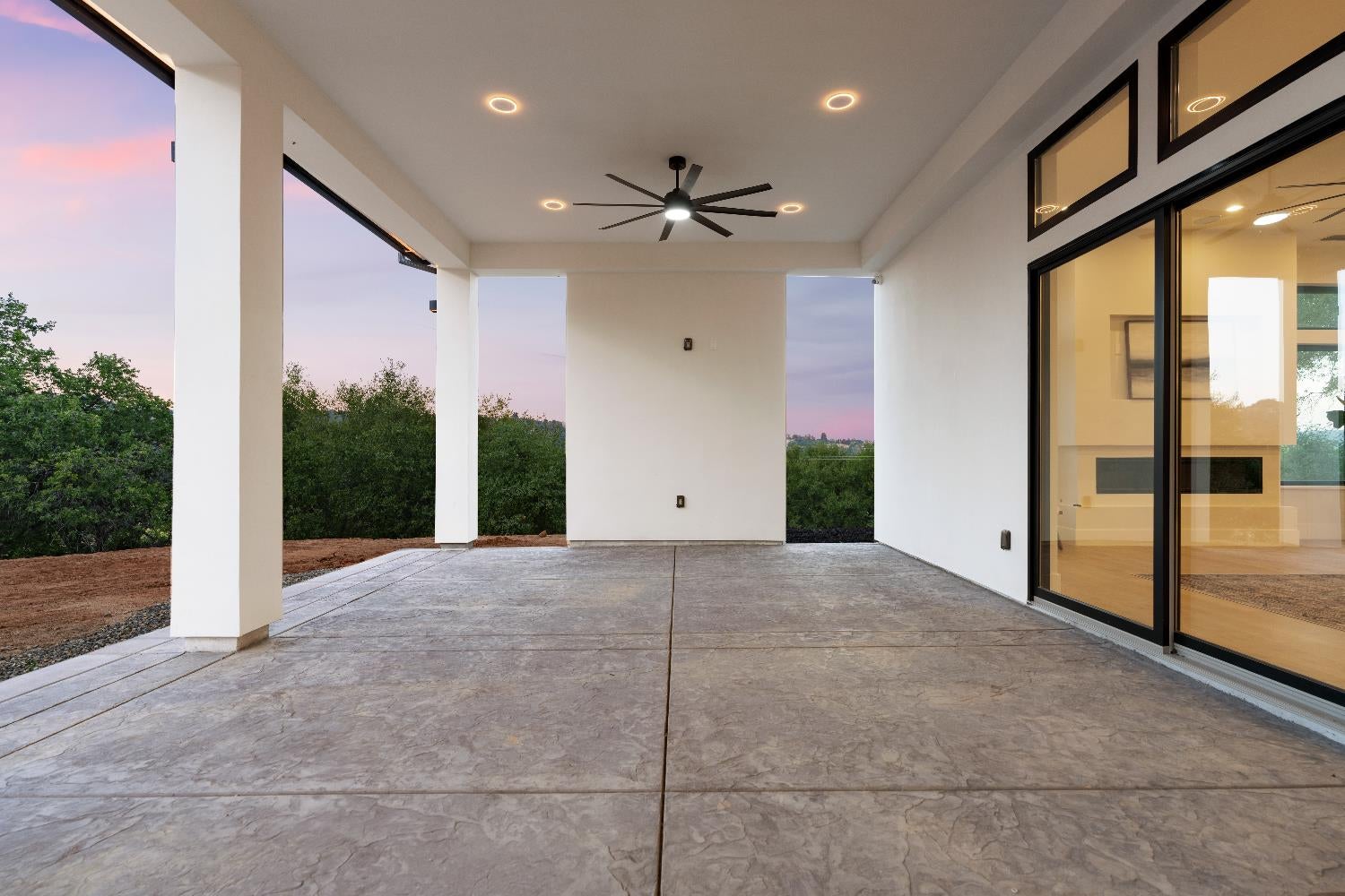 Newcastle, California, 95658, United States, 5 Bedrooms Bedrooms, ,5 BathroomsBathrooms,Residential,Active,1989749