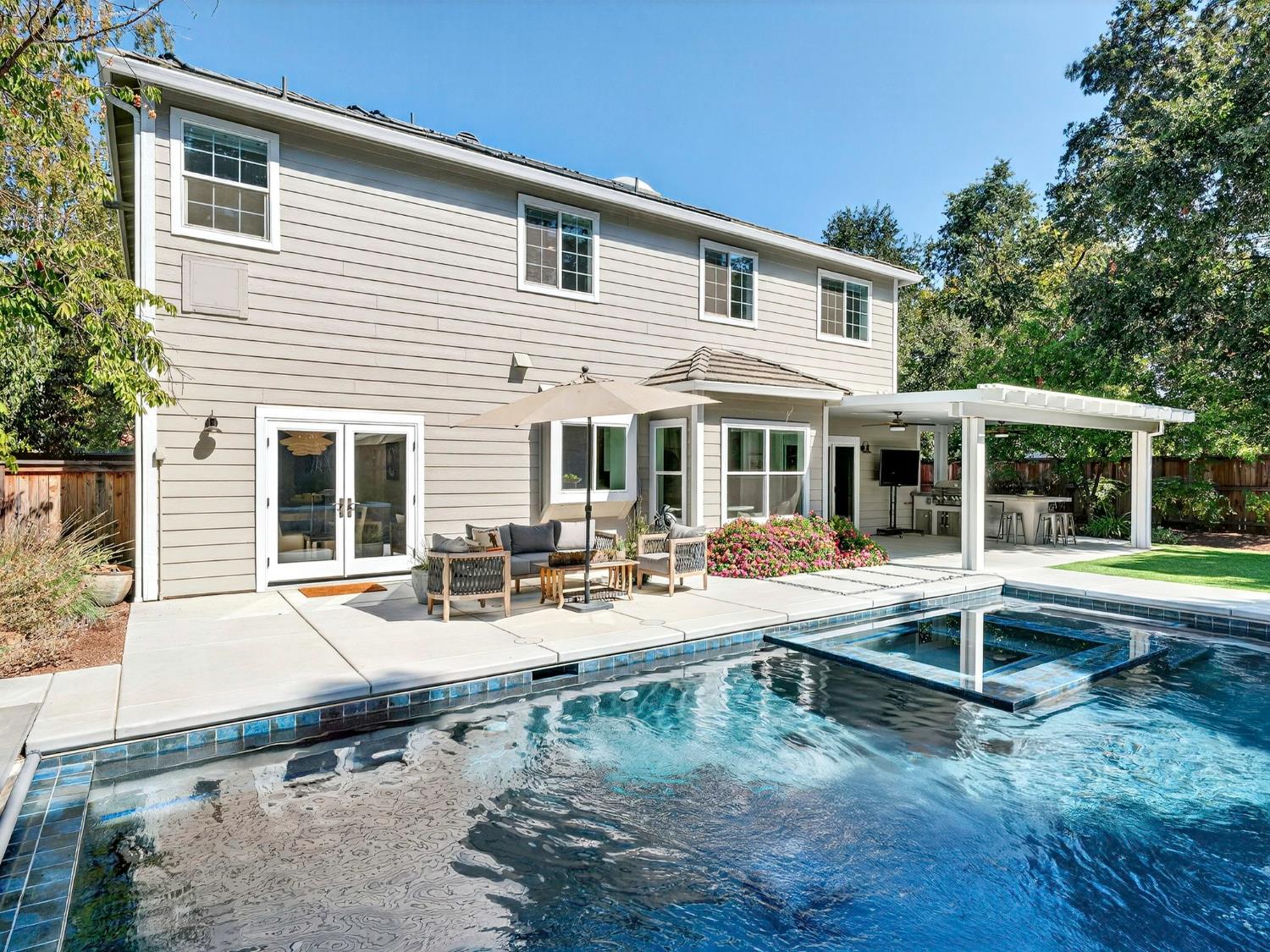 Davis, California, 95618, United States, 5 Bedrooms Bedrooms, ,3 BathroomsBathrooms,Residential,Active,1929454