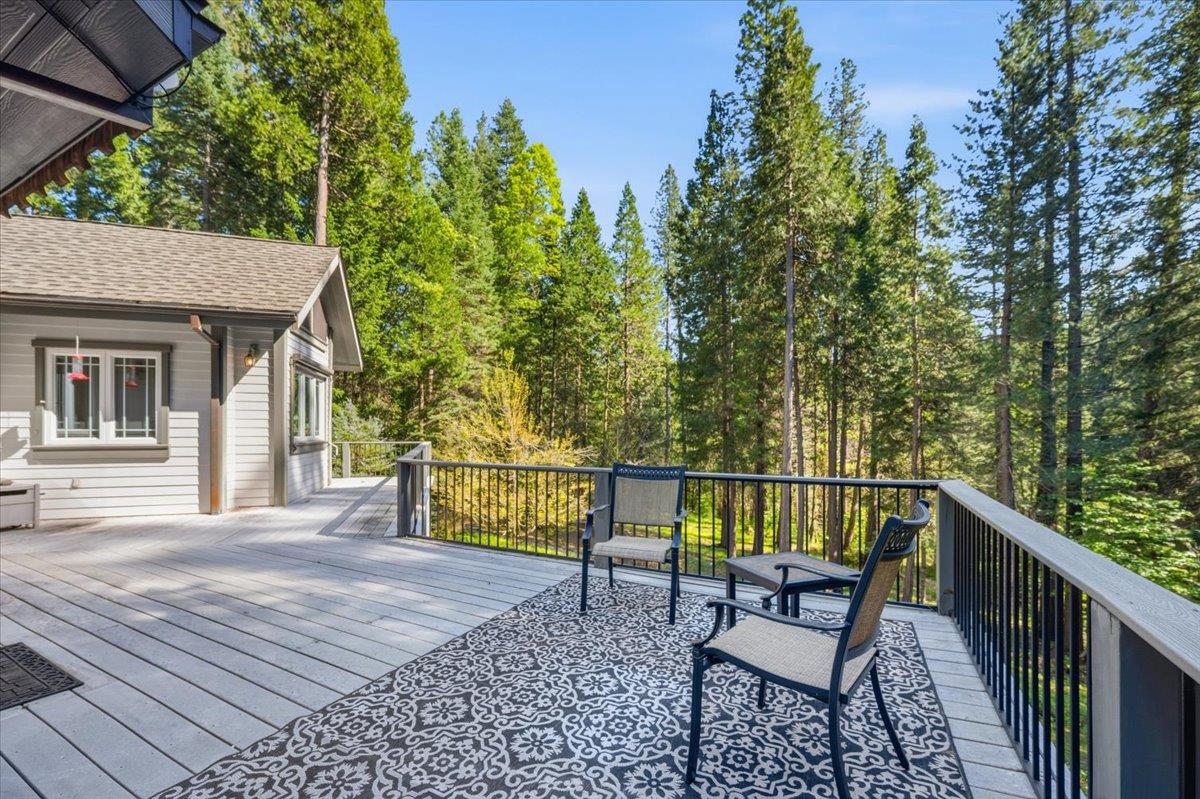 Nevada City, California, 95959, United States, 3 Bedrooms Bedrooms, ,3 BathroomsBathrooms,Residential,Active,2043425
