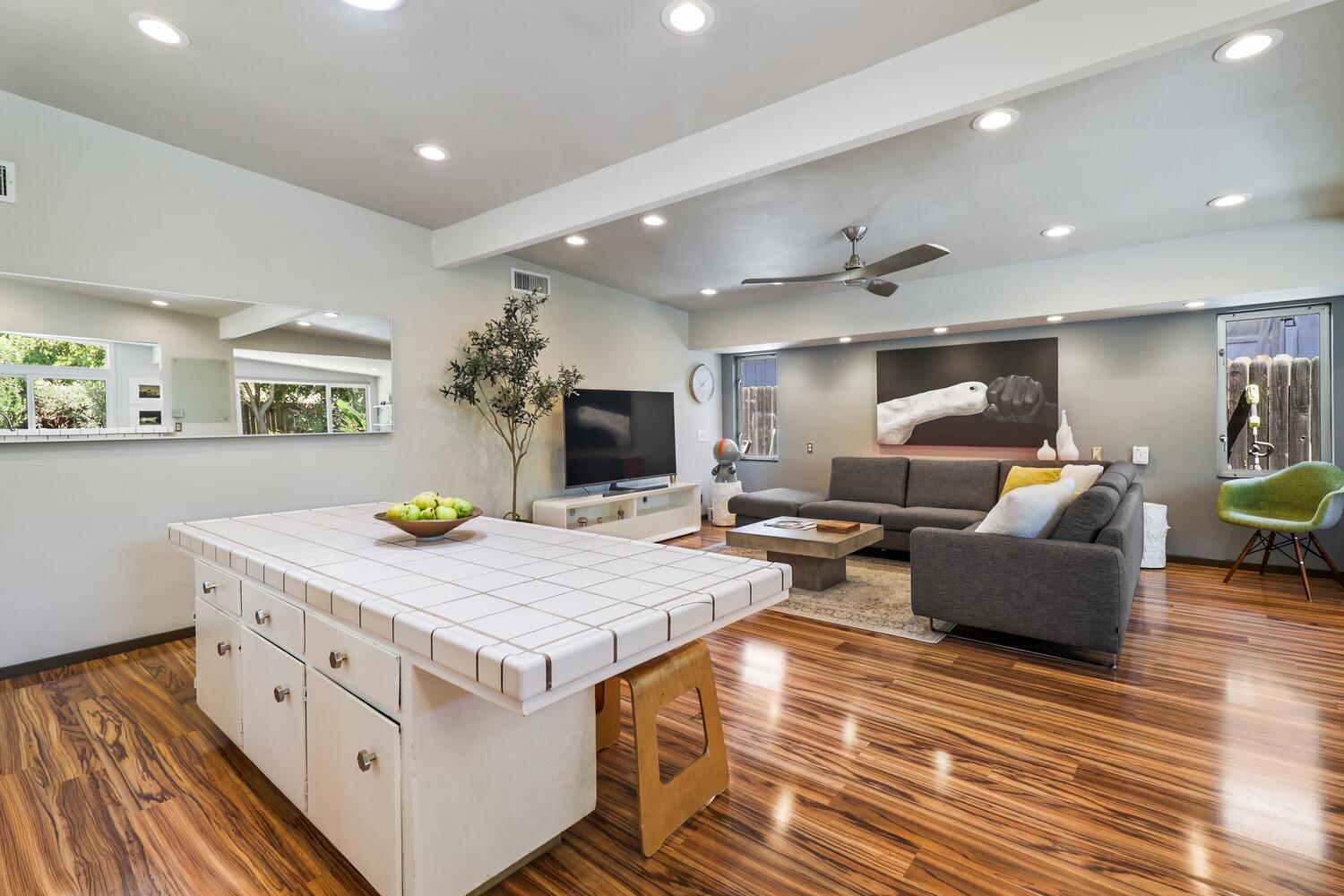 Davis, California, 95616, United States, 4 Bedrooms Bedrooms, ,3 BathroomsBathrooms,Residential,Active,1922279