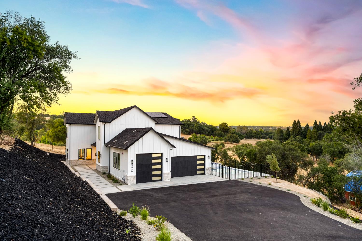 Loomis, California, 95650, United States, 5 Bedrooms Bedrooms, ,4 BathroomsBathrooms,Residential,Active,1959535