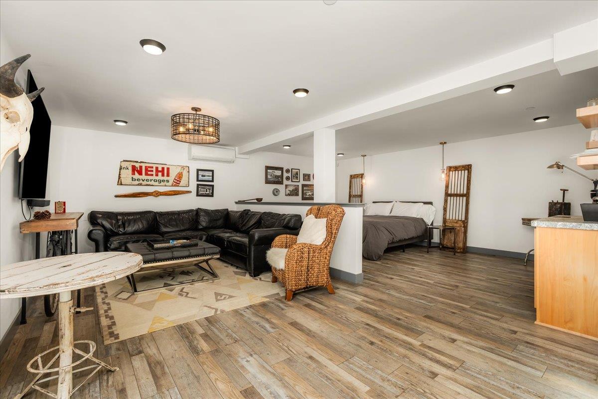 Nevada City, California, 95959, United States, 7 Bedrooms Bedrooms, ,5 BathroomsBathrooms,Residential,Active,2011864