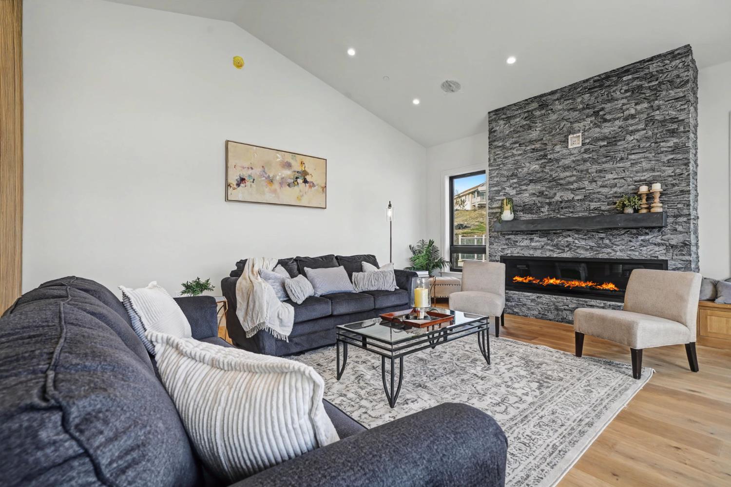 Copperopolis, California, 95228, United States, 3 Bedrooms Bedrooms, ,4 BathroomsBathrooms,Residential,Active,2044189
