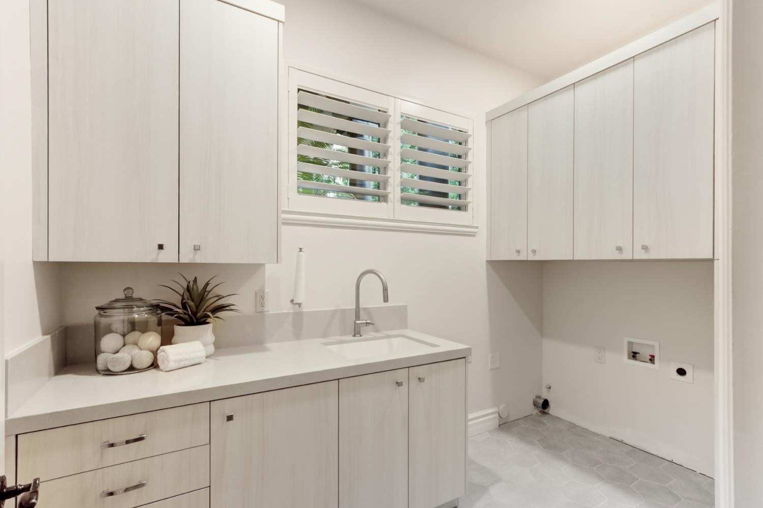 Granite Bay, California, 95746, United States, 4 Bedrooms Bedrooms, ,4 BathroomsBathrooms,Residential,Active,2045564
