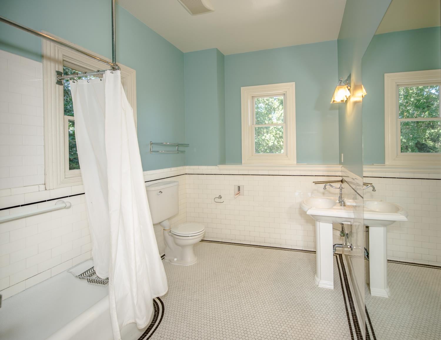 Woodland, California, 95695, United States, 5 Bedrooms Bedrooms, ,4 BathroomsBathrooms,Residential,Active,1843839