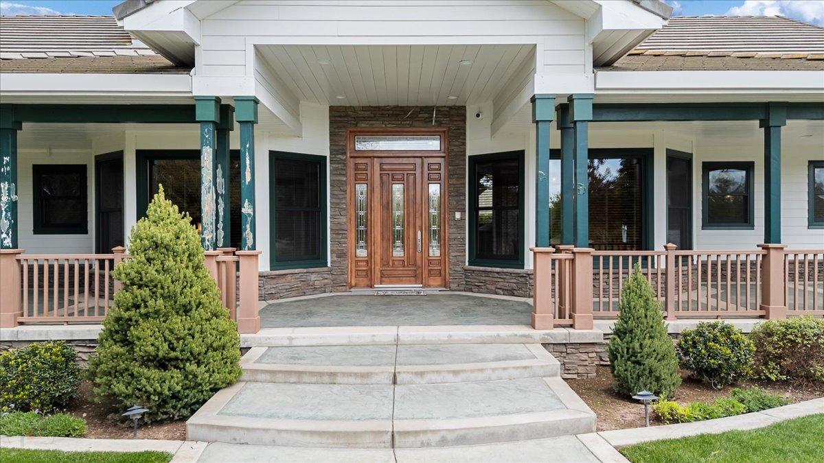 Ripon, California, 95366, United States, 3 Bedrooms Bedrooms, ,5 BathroomsBathrooms,Residential,Active,1808206