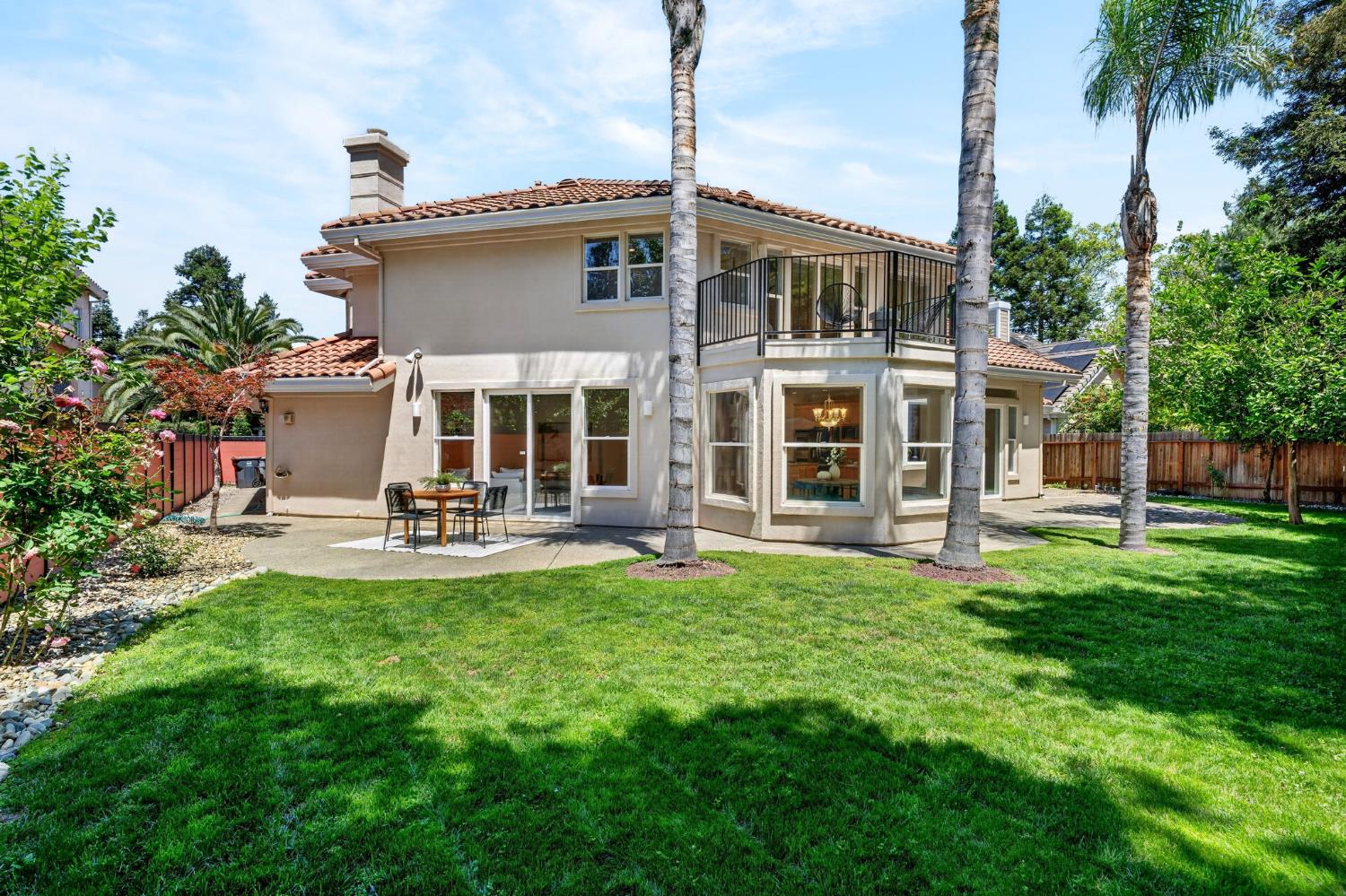 Davis, California, 95618, United States, 4 Bedrooms Bedrooms, ,3 BathroomsBathrooms,Residential,Pending,2045806