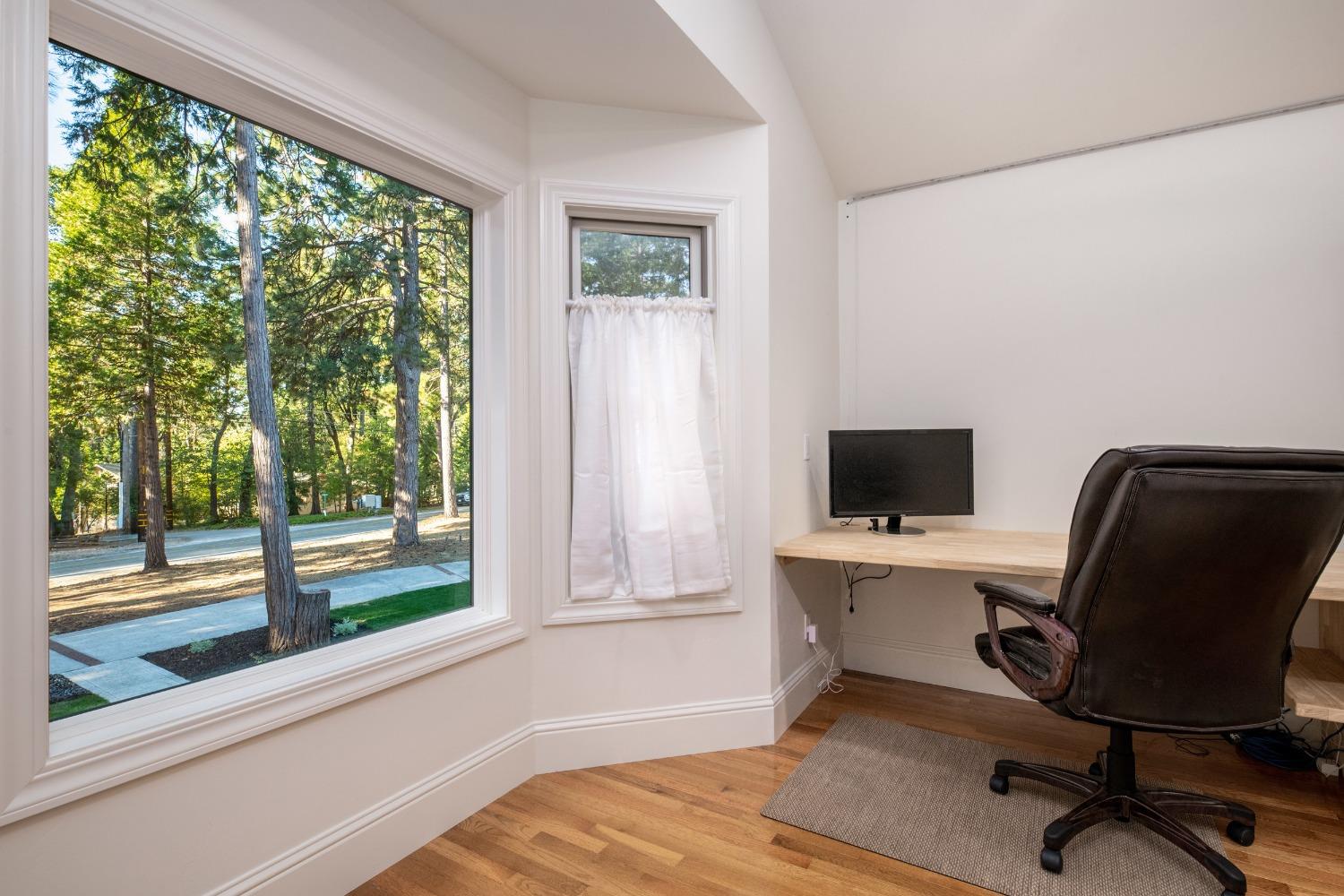 Nevada City, California, 95959, United States, 4 Bedrooms Bedrooms, ,5 BathroomsBathrooms,Residential,Active,1808164