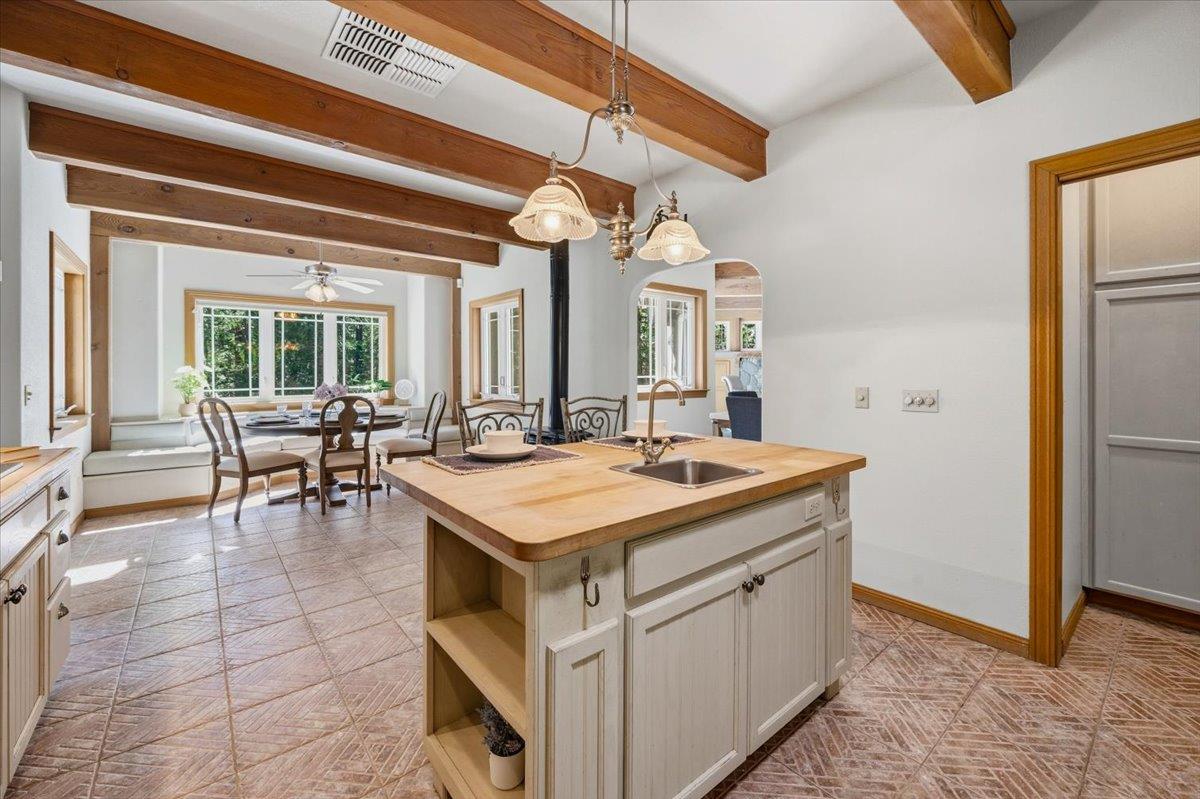 Nevada City, California, 95959, United States, 3 Bedrooms Bedrooms, ,3 BathroomsBathrooms,Residential,Active,2043425
