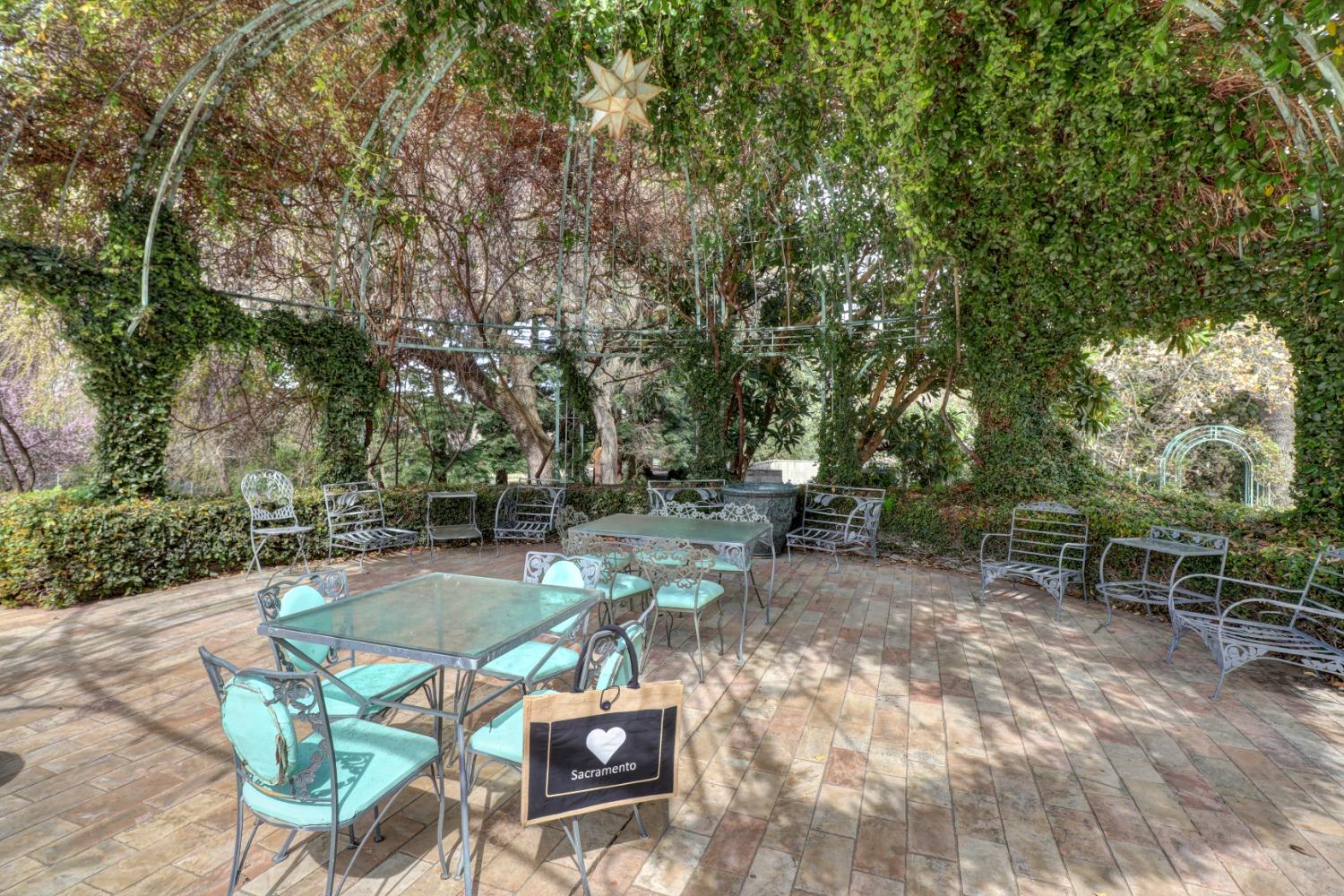 Sacramento, California, 95827, United States, 6 Bedrooms Bedrooms, ,7 BathroomsBathrooms,Residential,Active,1898041