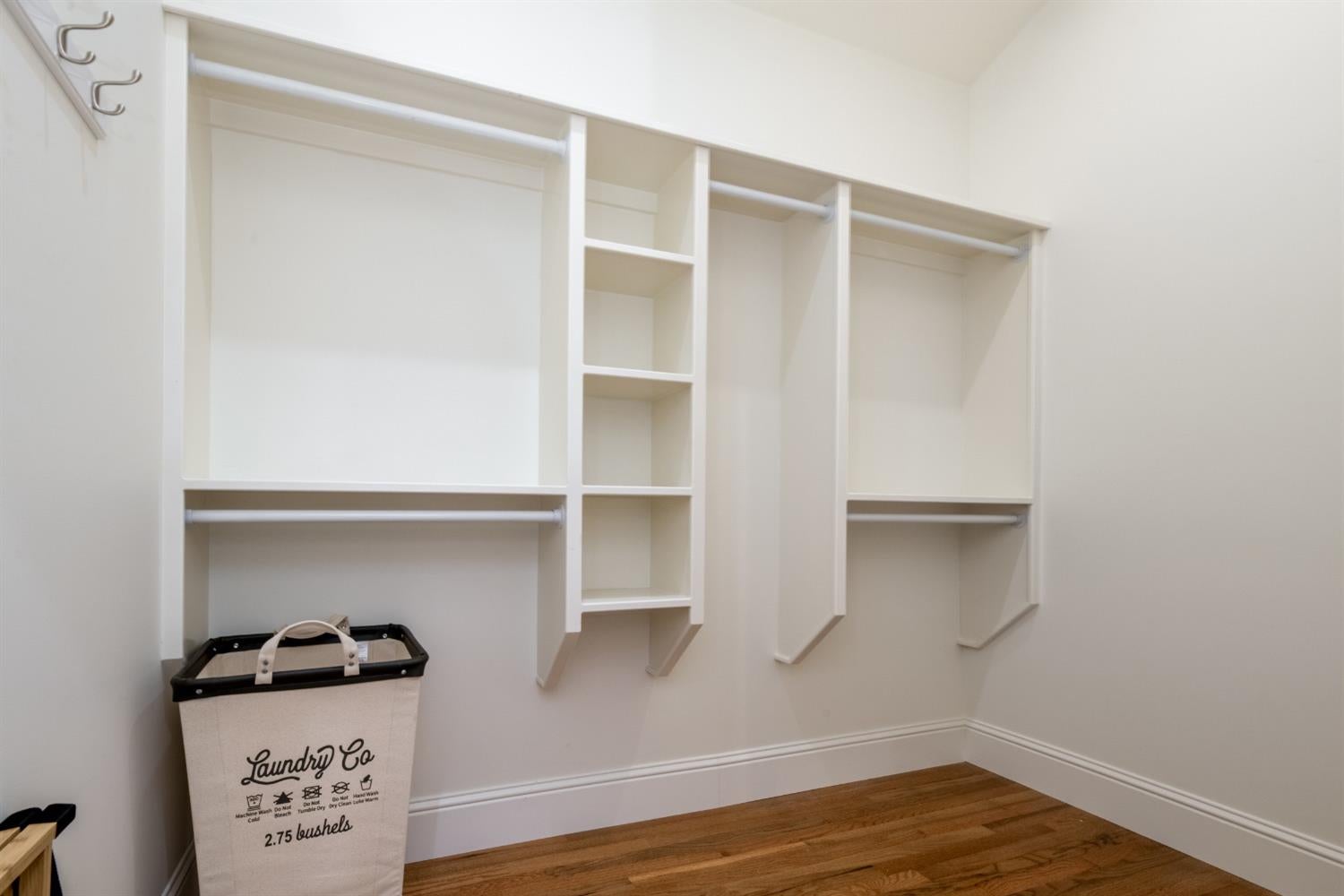 Nevada City, California, 95959, United States, 4 Bedrooms Bedrooms, ,5 BathroomsBathrooms,Residential,Active,1808164