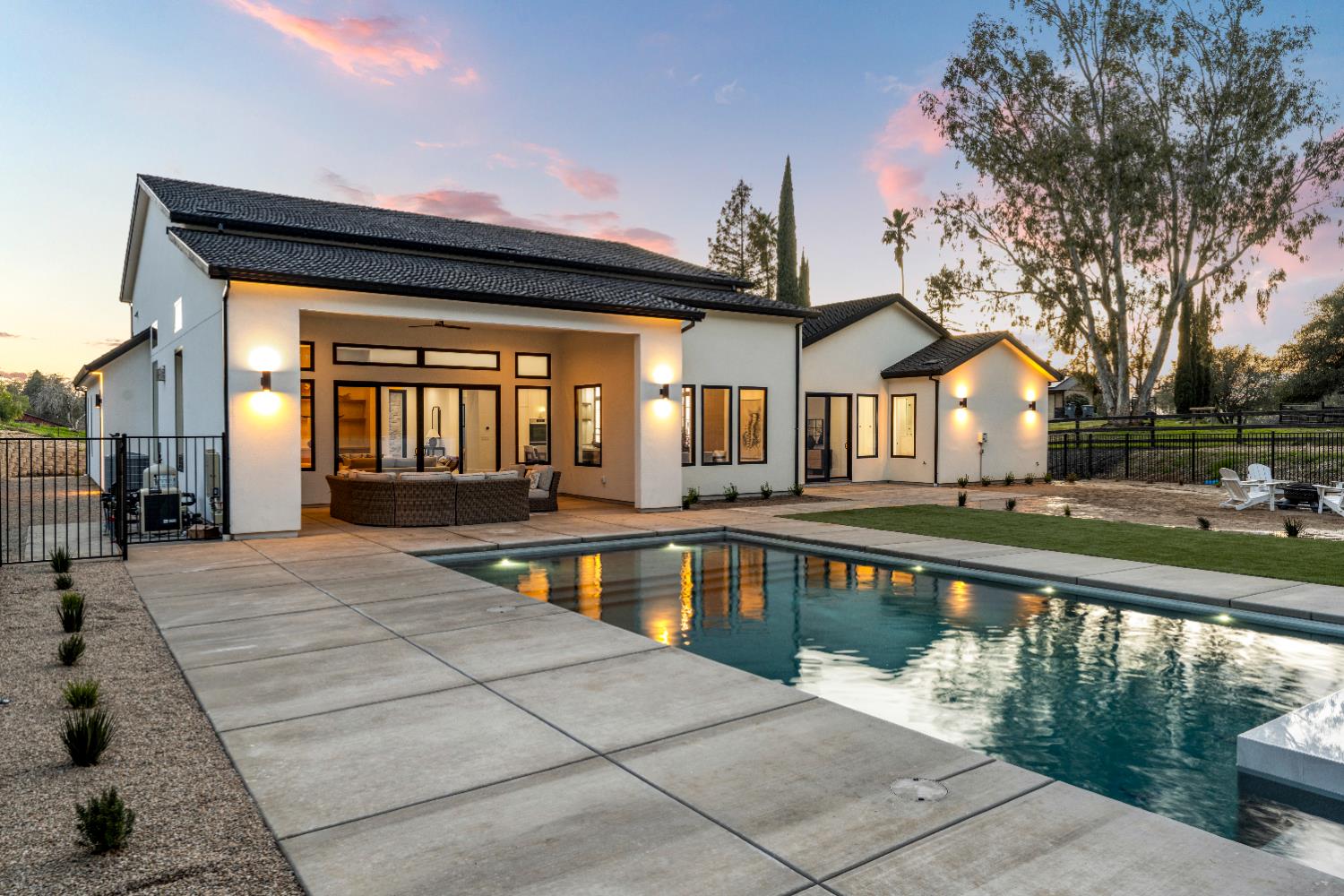 Newcastle, California, 95658, United States, 5 Bedrooms Bedrooms, ,4 BathroomsBathrooms,Residential,Active,2013165