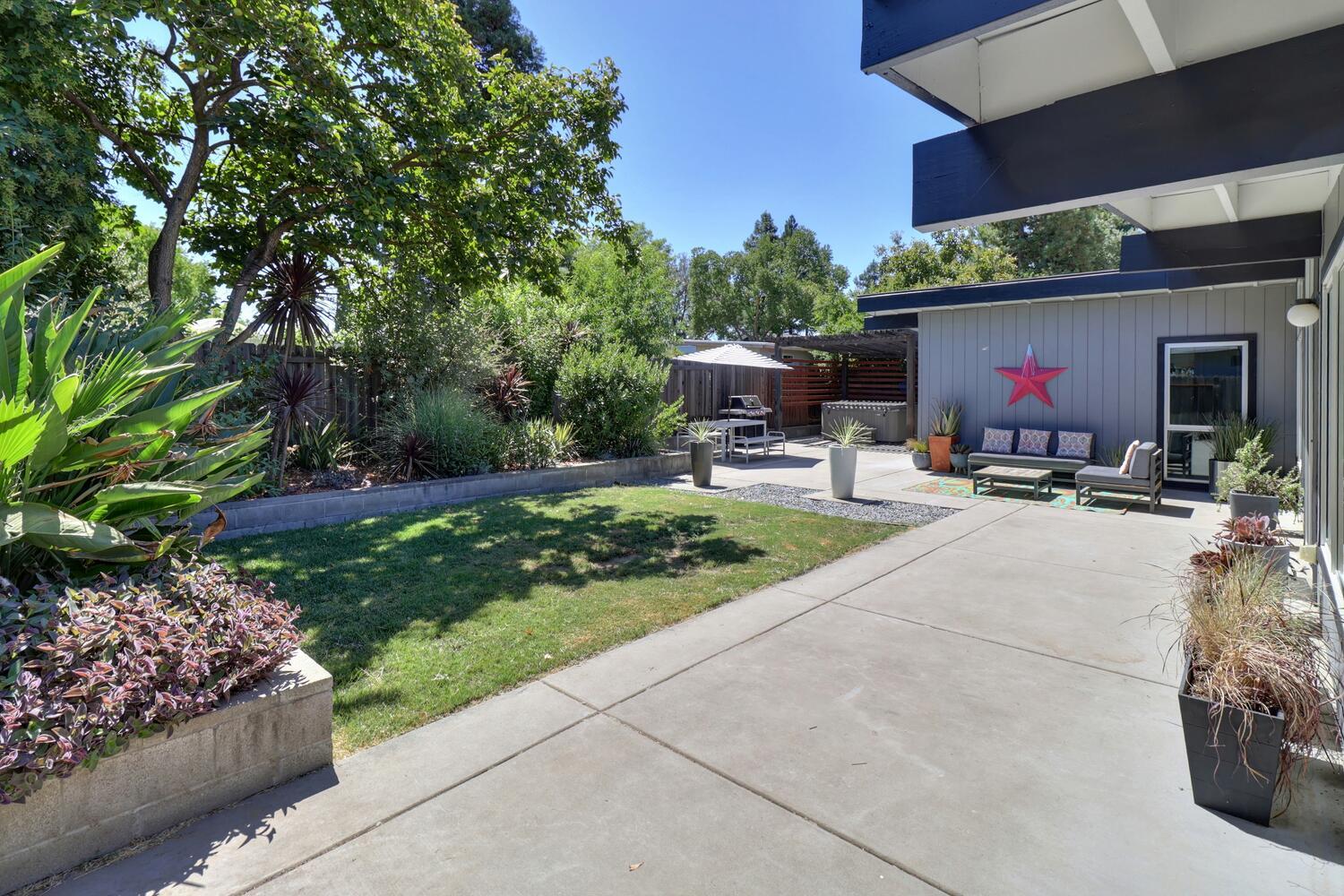 Davis, California, 95616, United States, 4 Bedrooms Bedrooms, ,3 BathroomsBathrooms,Residential,Active,1922279