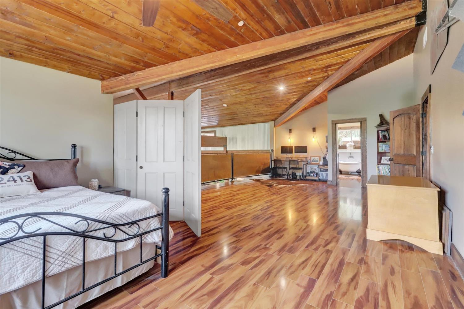 Grass Valley, California, 95949, United States, 4 Bedrooms Bedrooms, ,5 BathroomsBathrooms,Residential,Active,1941342