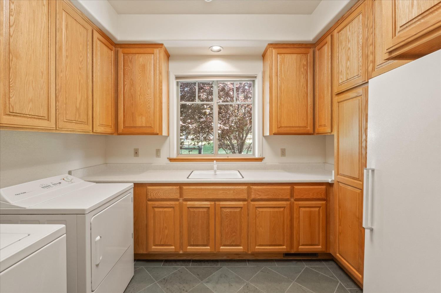 Angels Camp, California, 95222, United States, 3 Bedrooms Bedrooms, ,4 BathroomsBathrooms,Residential,Active,2036048
