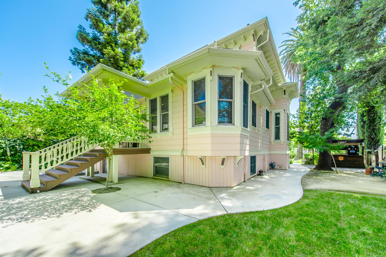 Woodland, California, 95695, United States, 5 Bedrooms Bedrooms, ,4 BathroomsBathrooms,Residential,Active,1843839