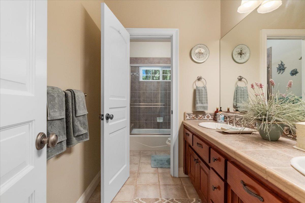 Grass Valley, California, 95945, United States, 4 Bedrooms Bedrooms, ,4 BathroomsBathrooms,Residential,Active,2015811