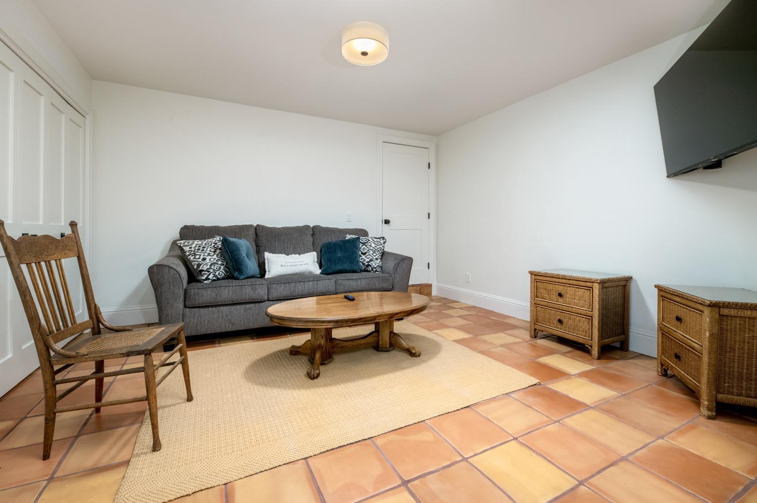 Nevada City, California, 95959, United States, 4 Bedrooms Bedrooms, ,5 BathroomsBathrooms,Residential,Active,1808164