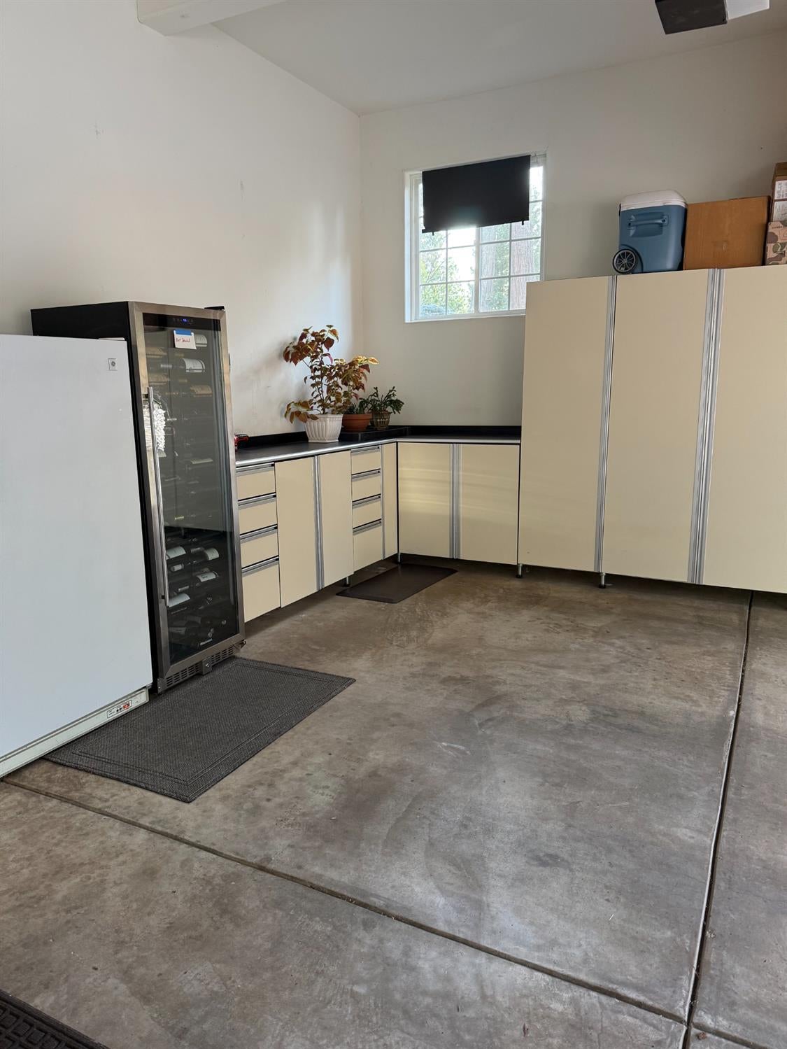 Grass Valley, California, 95945, United States, 4 Bedrooms Bedrooms, ,4 BathroomsBathrooms,Residential,Active,2015811