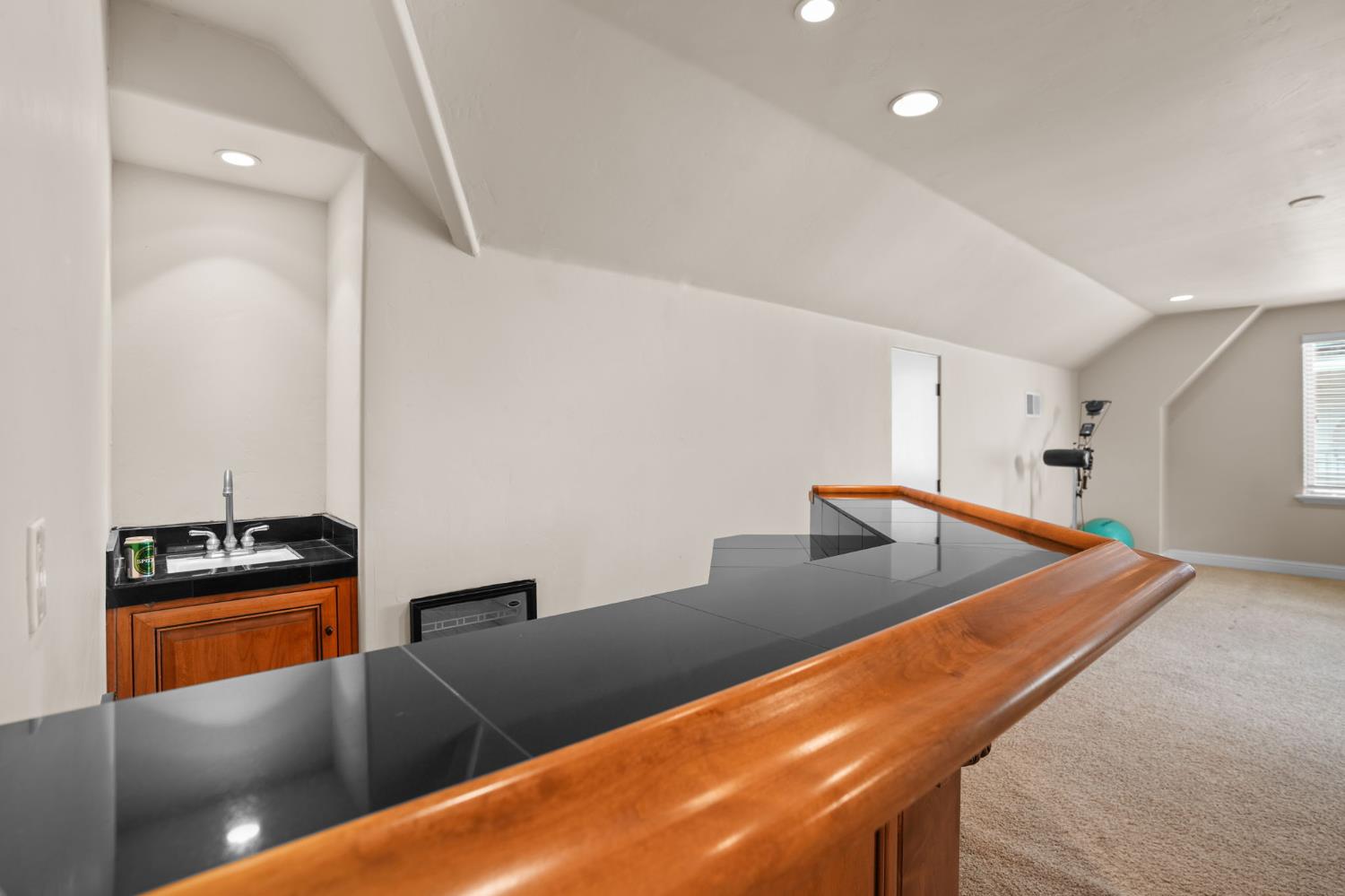 Folsom, California, 95630, United States, 4 Bedrooms Bedrooms, ,4 BathroomsBathrooms,Residential,Active,2008257