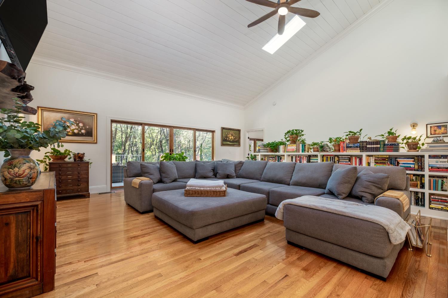 Nevada City, California, 95959, United States, 4 Bedrooms Bedrooms, ,5 BathroomsBathrooms,Residential,Active,1808164