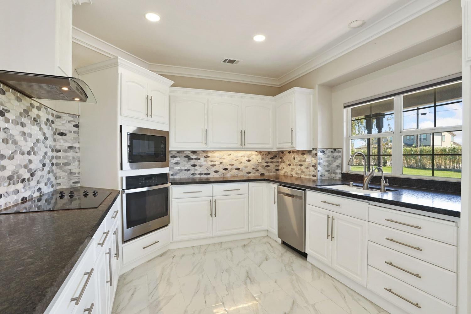 Manteca, California, 95336, United States, 4 Bedrooms Bedrooms, ,3 BathroomsBathrooms,Residential,Active,1946532