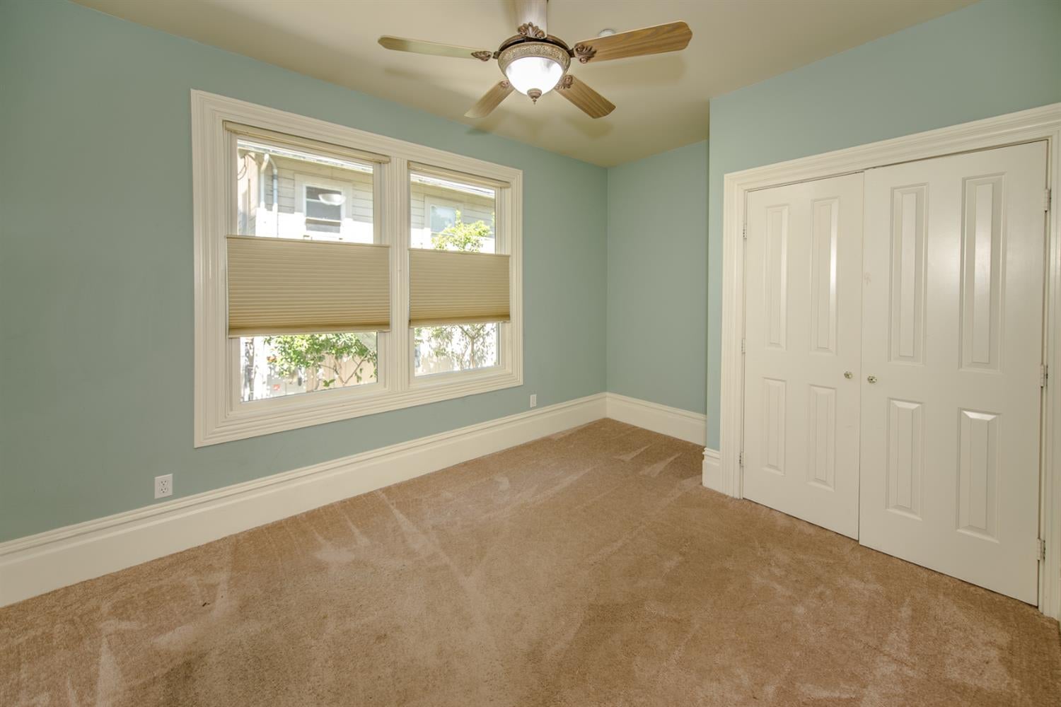 Woodland, California, 95695, United States, 5 Bedrooms Bedrooms, ,4 BathroomsBathrooms,Residential,Active,1843839