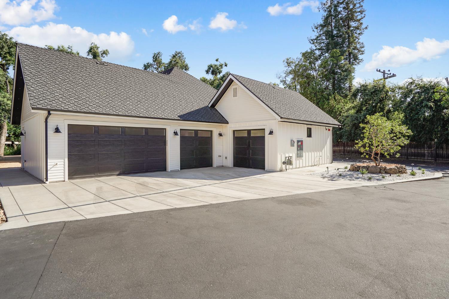 Stockton, California, 95207, United States, 4 Bedrooms Bedrooms, ,4 BathroomsBathrooms,Residential,Active,1899912