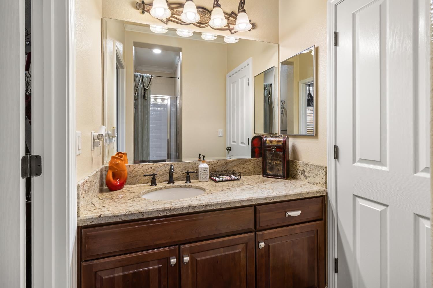 West Sacramento, California, 95605, United States, 4 Bedrooms Bedrooms, ,3 BathroomsBathrooms,Residential,Active,1929784