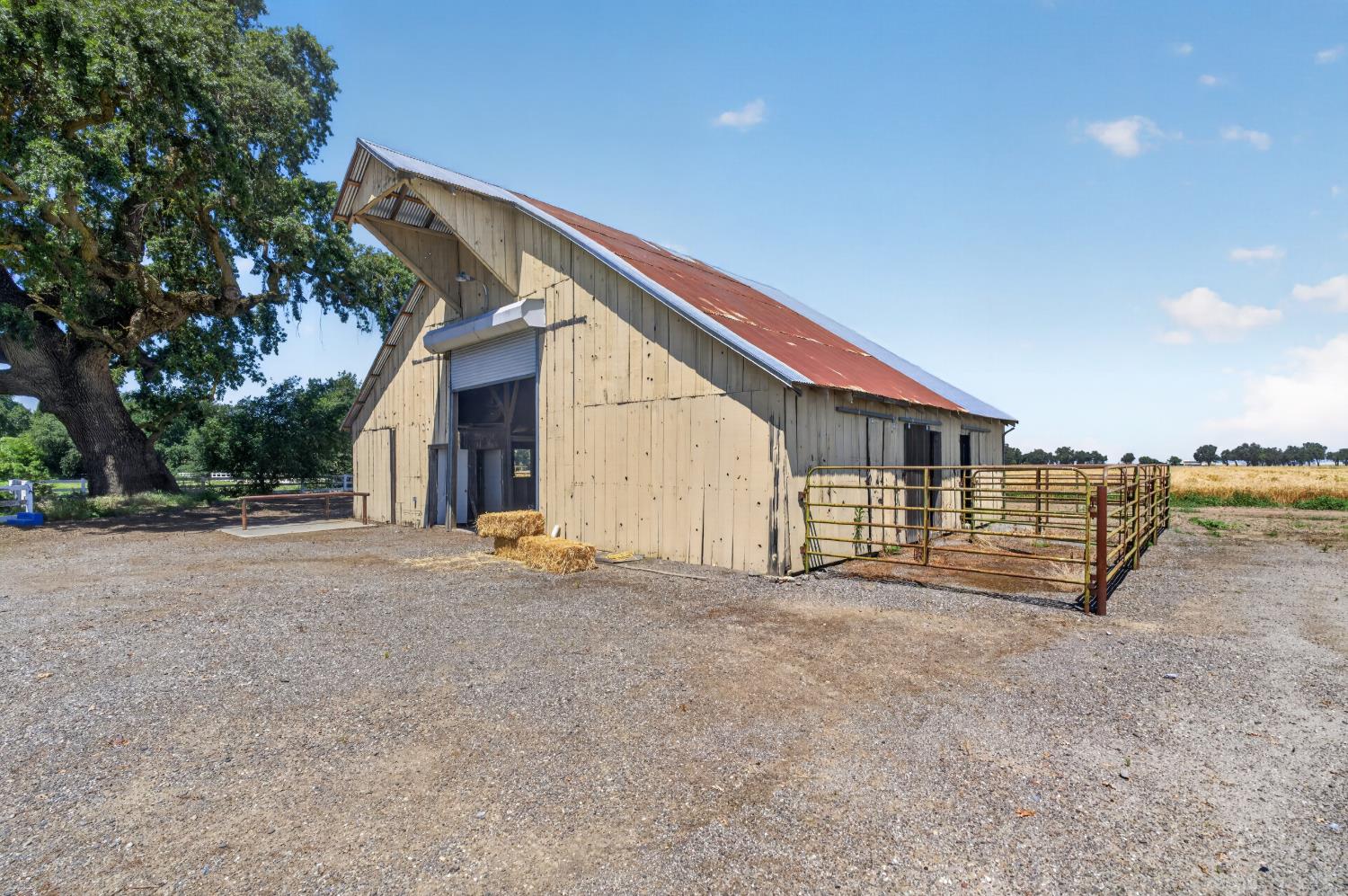 Woodland, California, 95776, United States, 5 Bedrooms Bedrooms, ,3 BathroomsBathrooms,Residential,Pending,2045625