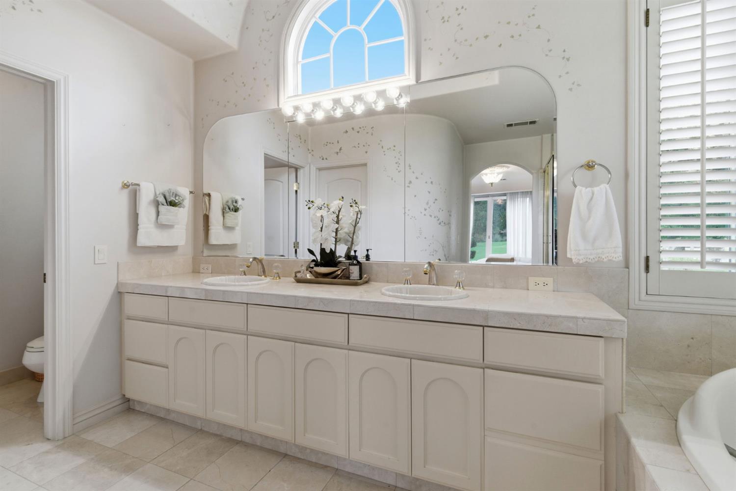 Stockton, California, 95219, United States, 3 Bedrooms Bedrooms, ,4 BathroomsBathrooms,Residential,Active,1999272