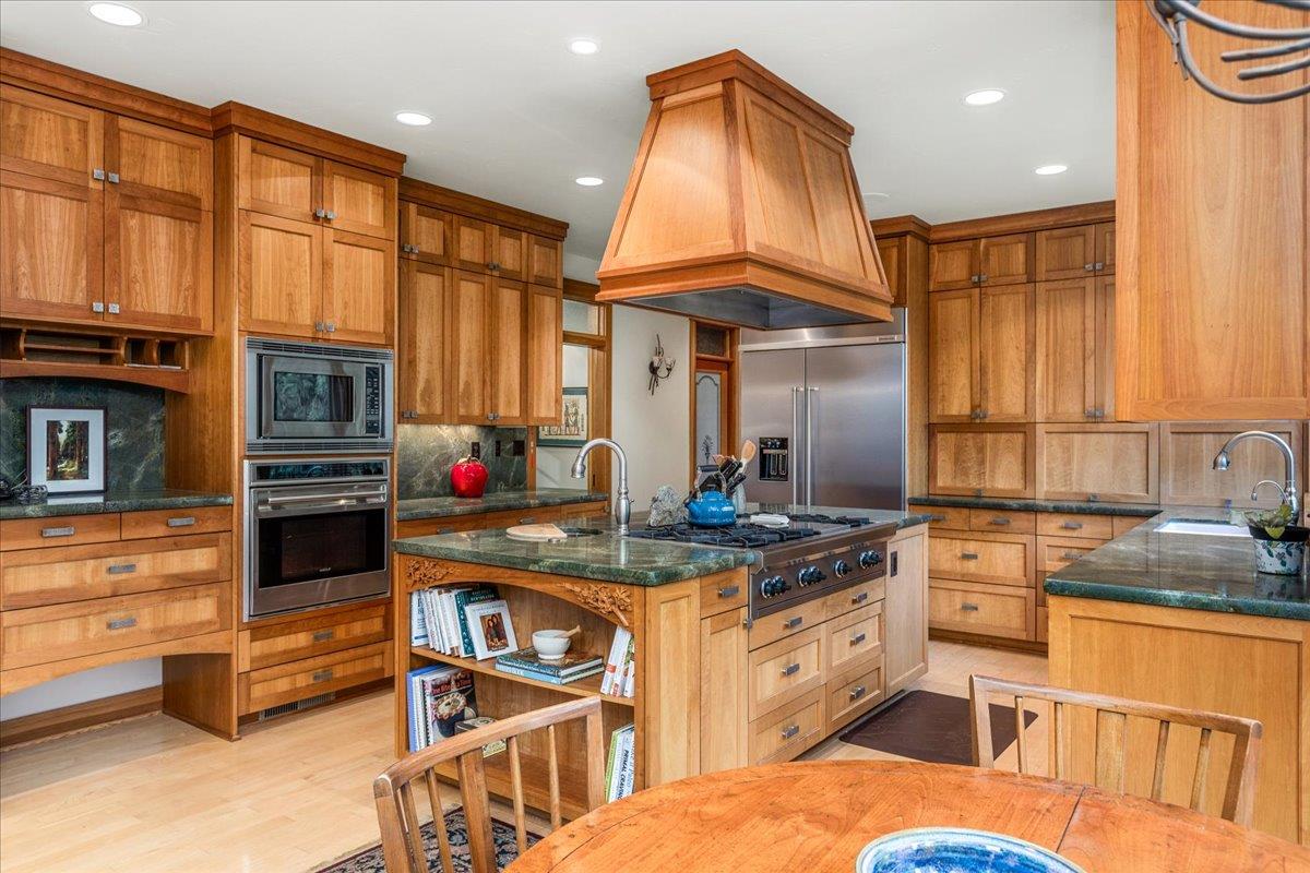 Nevada City, California, 95959, United States, 3 Bedrooms Bedrooms, ,4 BathroomsBathrooms,Residential,Active,1886804