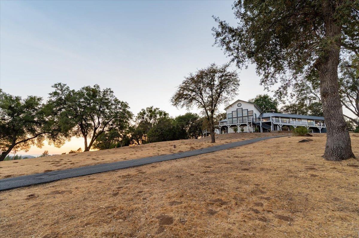 Penn Valley, California, 95946, United States, 4 Bedrooms Bedrooms, ,5 BathroomsBathrooms,Residential,Active,1941359