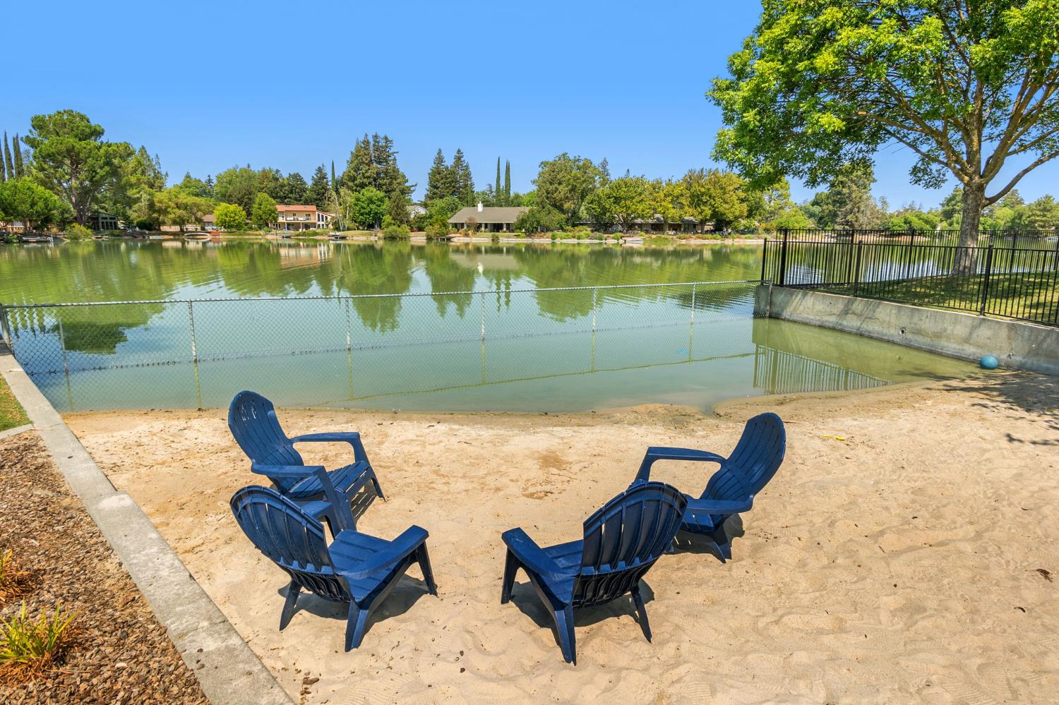 Davis, California, 95616, United States, 4 Bedrooms Bedrooms, ,2 BathroomsBathrooms,Residential,Active,1922306