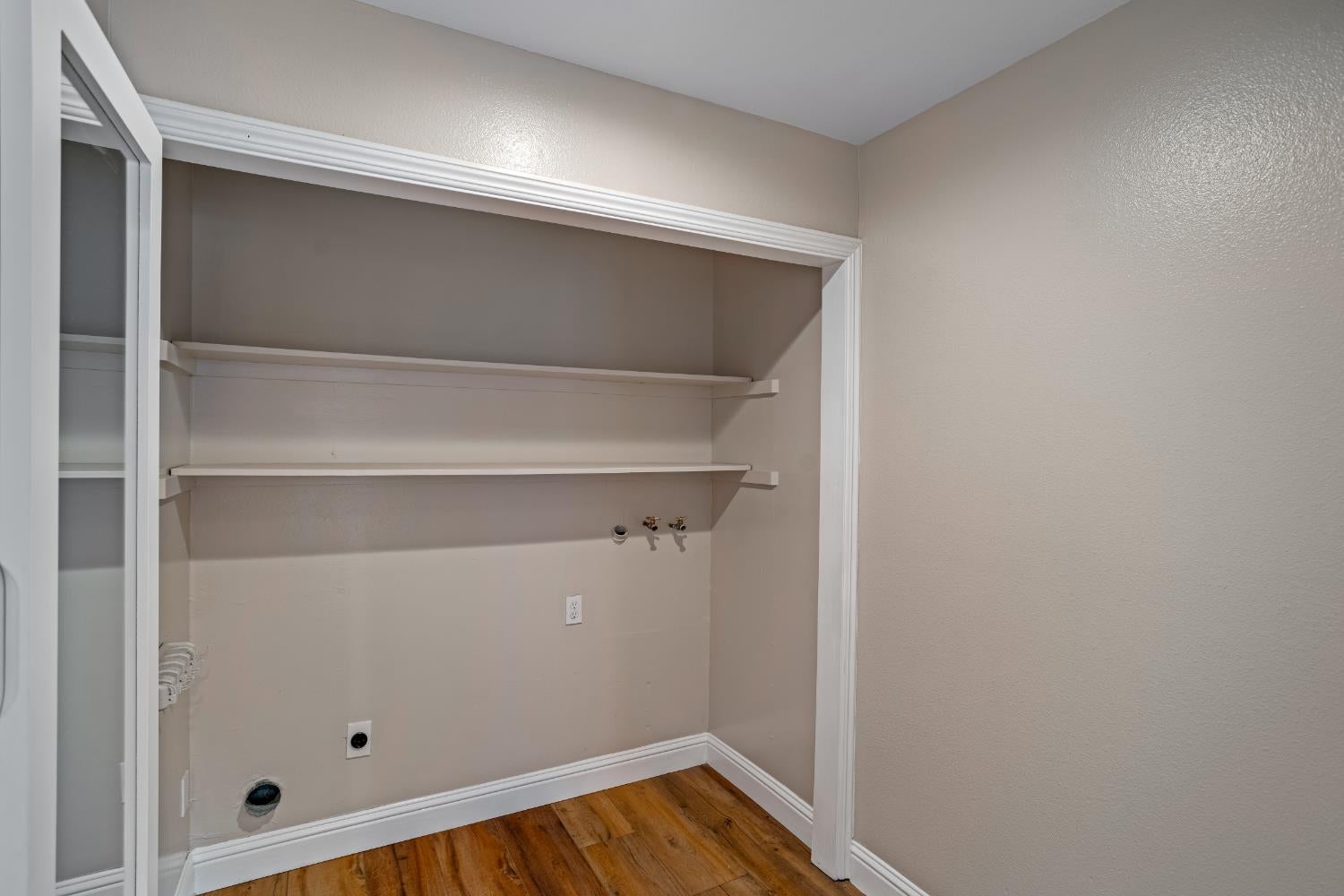 Sacramento, California, 95864, United States, 5 Bedrooms Bedrooms, ,3 BathroomsBathrooms,Residential,Active,1946308