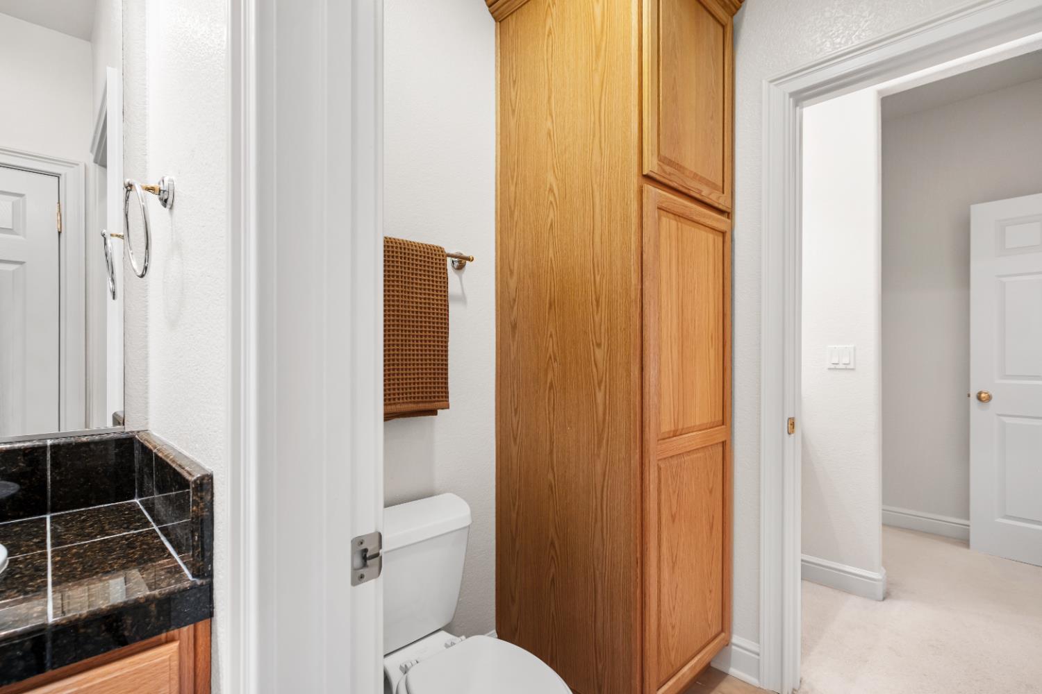 Roseville, California, 95661, United States, 5 Bedrooms Bedrooms, ,4 BathroomsBathrooms,Residential,Active,2006825