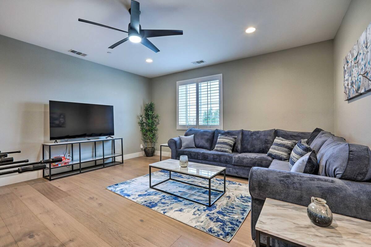 Roseville, California, 95747, United States, 5 Bedrooms Bedrooms, ,4 BathroomsBathrooms,Residential,Active,2039023