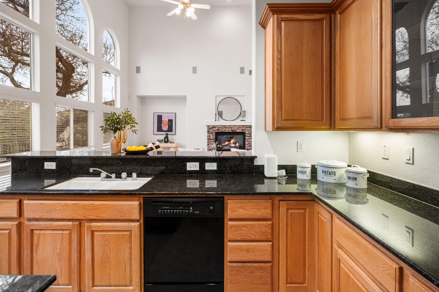 Roseville, California, 95661, United States, 5 Bedrooms Bedrooms, ,4 BathroomsBathrooms,Residential,Active,2006825