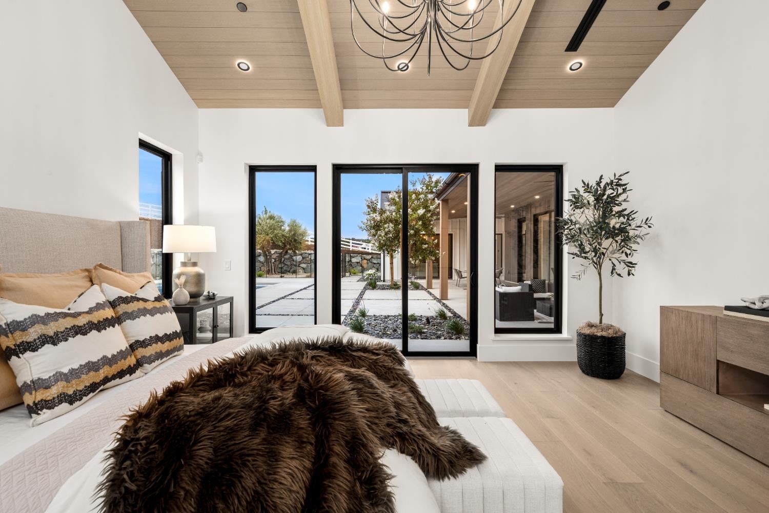 Newcastle, California, 95658, United States, 4 Bedrooms Bedrooms, ,6 BathroomsBathrooms,Residential,Active,1973288