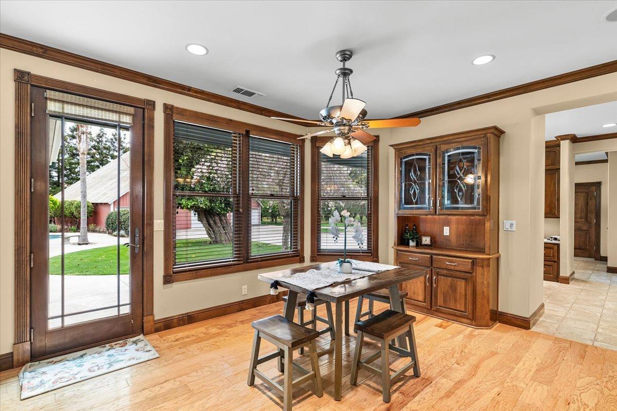 Ripon, California, 95366, United States, 3 Bedrooms Bedrooms, ,5 BathroomsBathrooms,Residential,Active,1808206