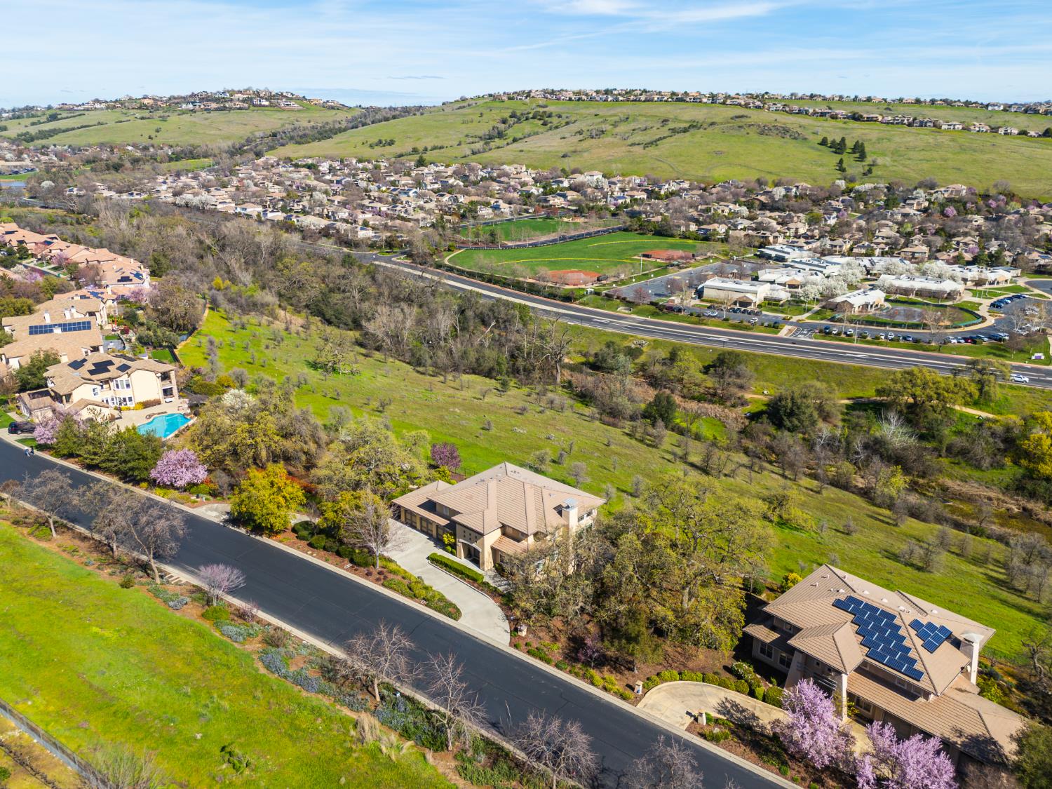 El Dorado Hills, California, 95762, United States, 5 Bedrooms Bedrooms, ,4 BathroomsBathrooms,Residential,Active,2023351
